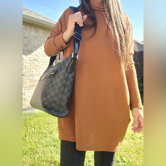 Damier Graphite Mick GM Messenger Bag - Picture 3 of 16